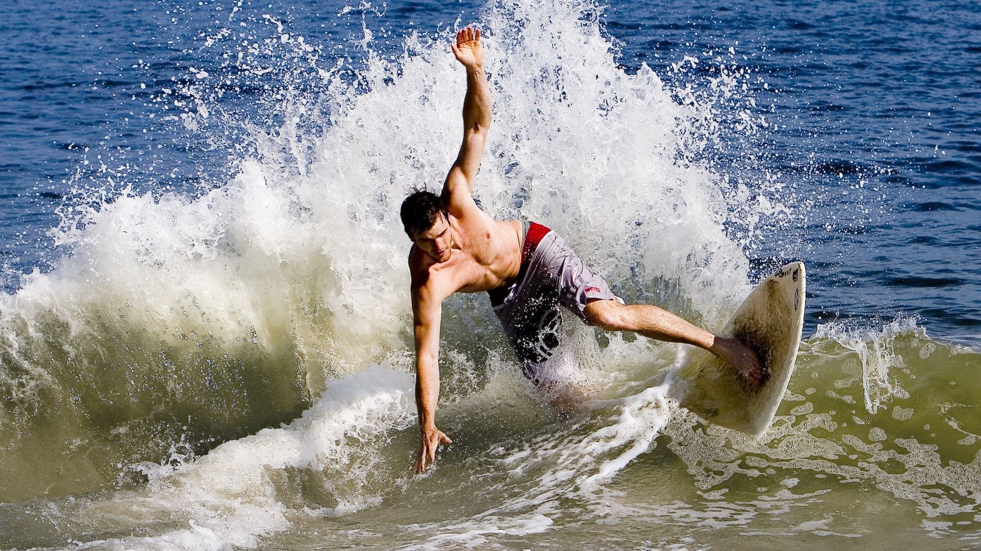 开云体育官网-武切维奇爆发撕裂防线,骑士血拼凯尔特人诠释季后赛真谛